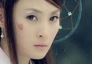 明星戴水晶杨幂,水晶饰品演绎时尚魅力