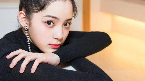 带空的明星,揭秘带空明星的璀璨人生