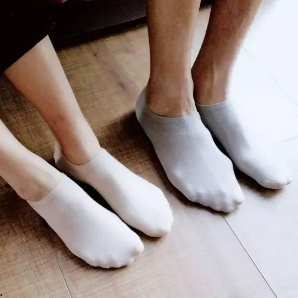 五彩丝袜脚底特写图片