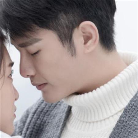 帅哥美女明星情侣,帅哥美女情侣的浪漫故事